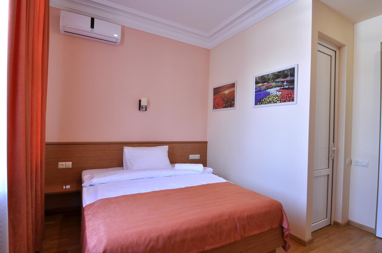 Albert House Hotel And Tours Jerevan Eksteriør bilde